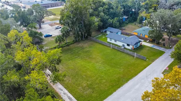 Crystal River, FL 34429,464 NE 2nd ST