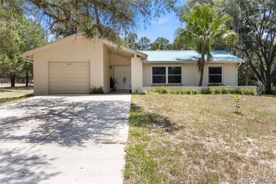 9701 N Northcut AVE, Crystal River, FL 34428