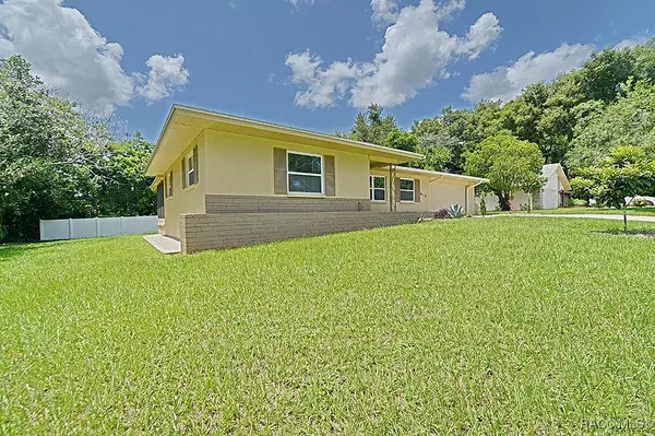 Inverness, FL 34452,819 Spruce ST