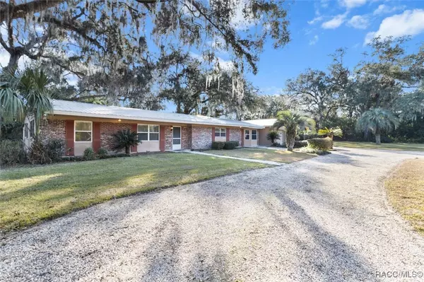 Floral City, FL 34436,9181 S Mountain Lake AVE