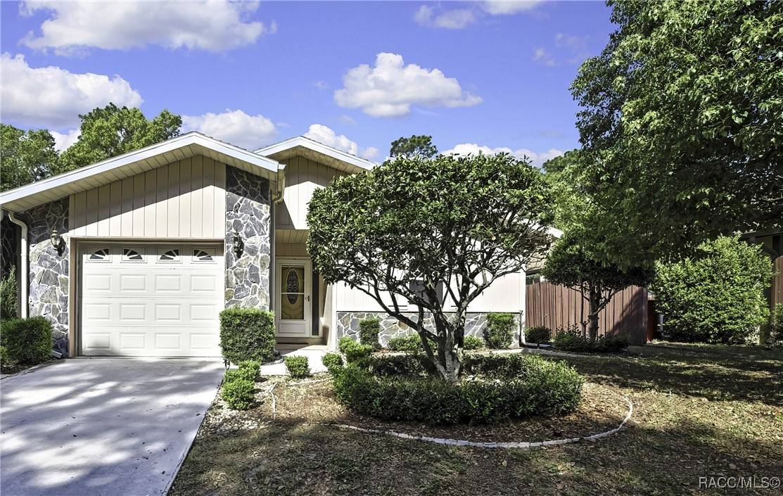 62 Golfview DR, Homosassa, FL 34446
