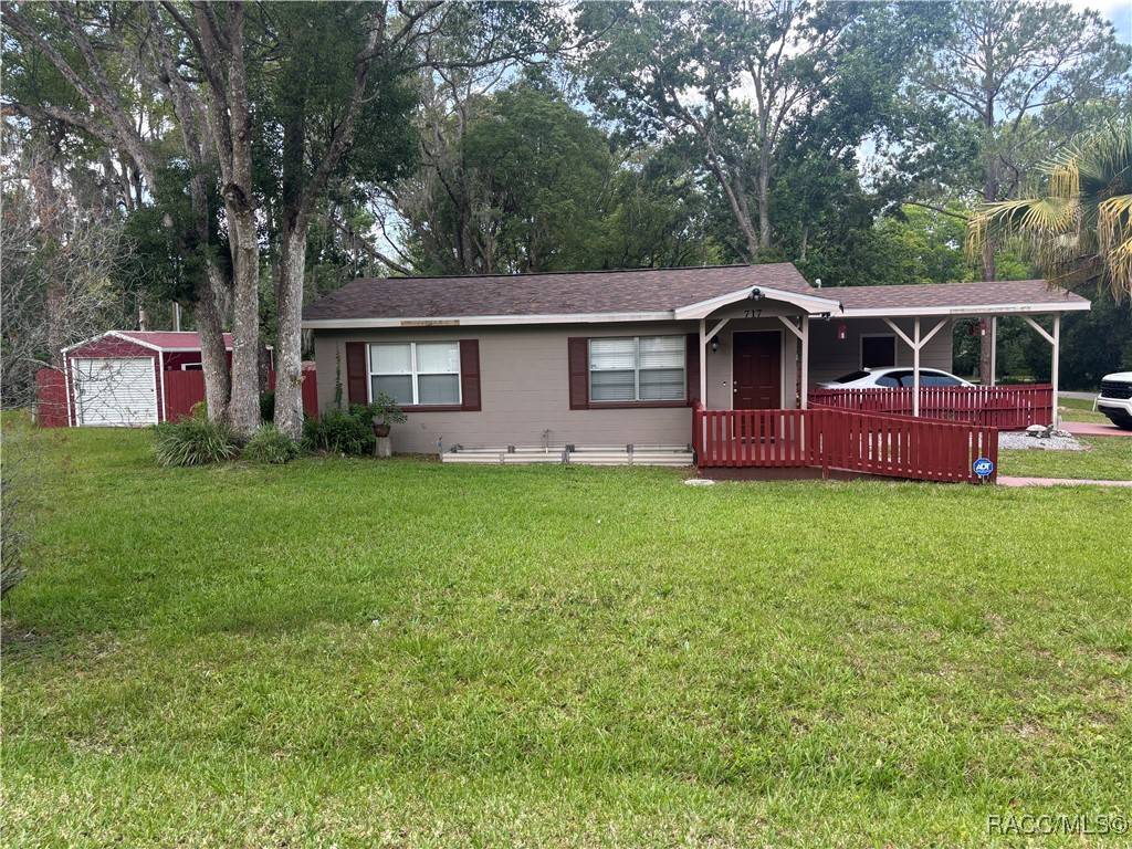 717 Whiteway DR, Brooksville, FL 34601