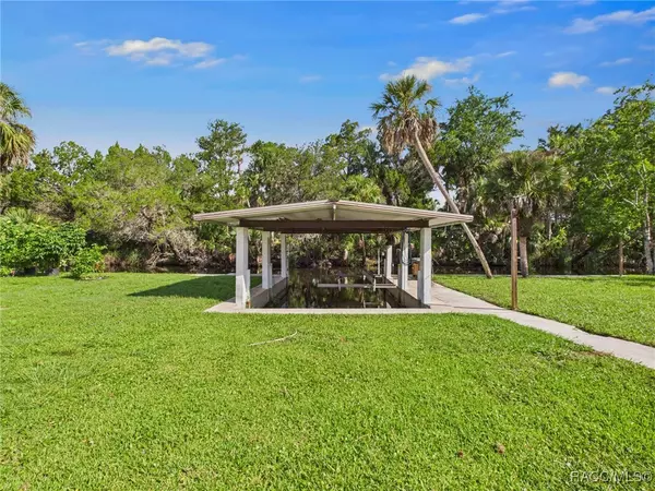 Homosassa, FL 34448,10125 W Halls River RD