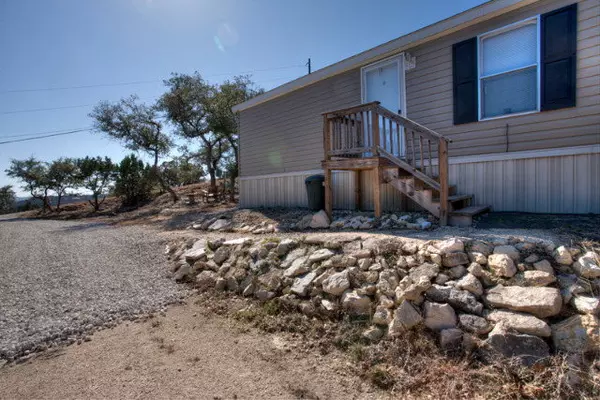 501 Stenen DR, Canyon Lake, TX 78133