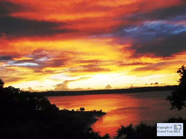 1925 Glenn DR, Canyon Lake, TX 78133