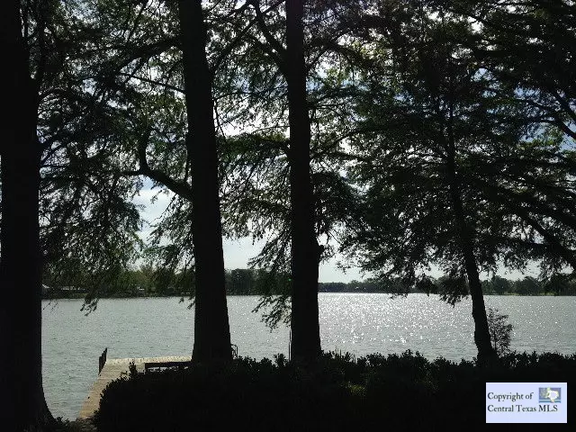 Mcqueeney, TX 78123,962 Lakeview TRL