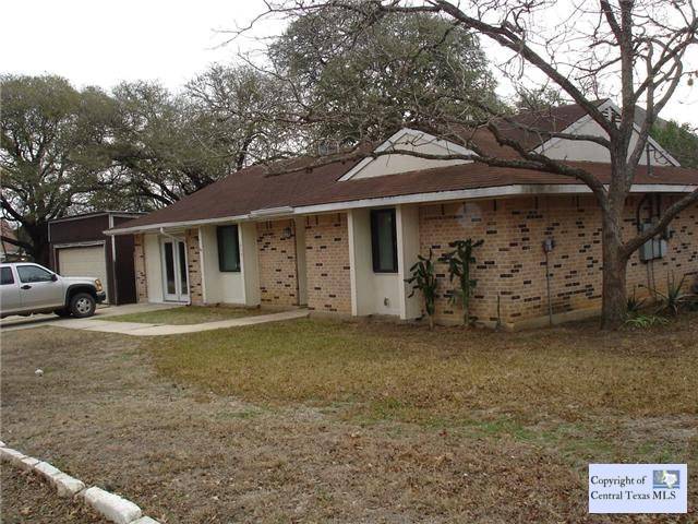 420 W Live Oak ST,  Lockhart,  TX 78644