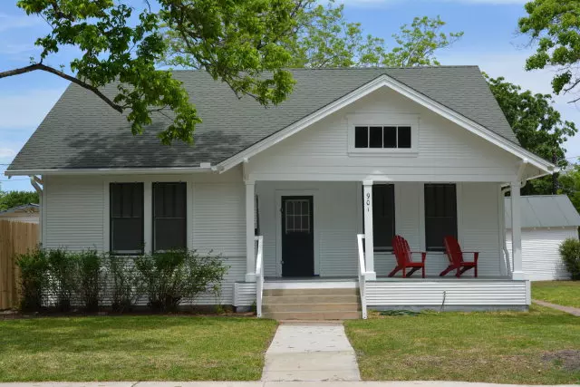 Lockhart, TX 78644,901 W Prairie Lea ST