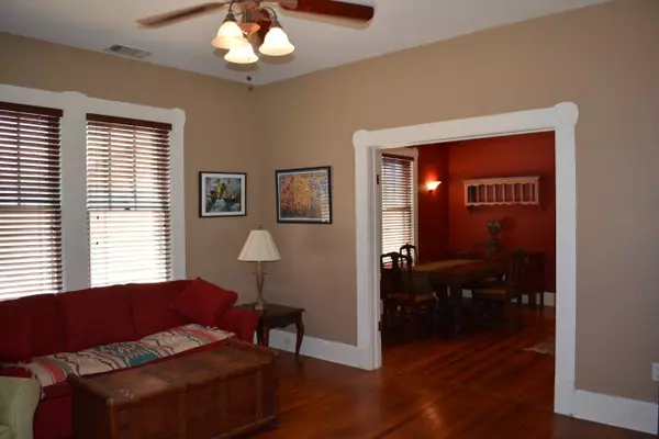 Lockhart, TX 78644,901 W Prairie Lea ST