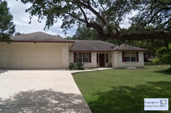 870 Luehlfing DR, Canyon Lake, TX 78133