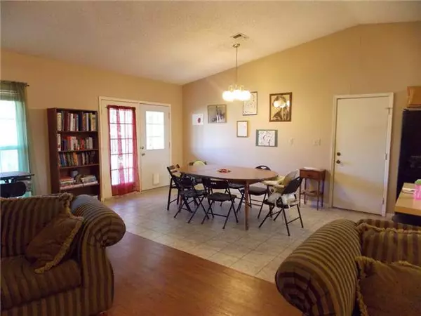 Lockhart, TX 78644,1008 Center ST