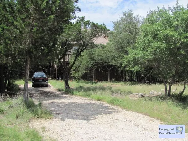 208 Woodridge, Canyon Lake, TX 78133