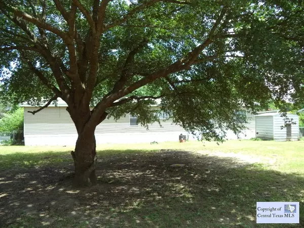 Mcqueeney, TX 78123,322 S Pecan DR