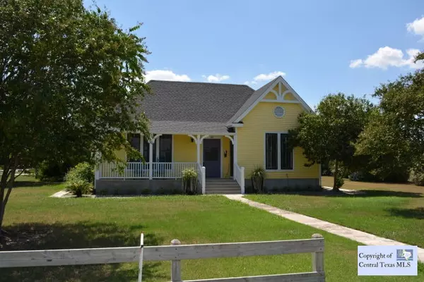 401 N Pecos ST, Lockhart, TX 78644