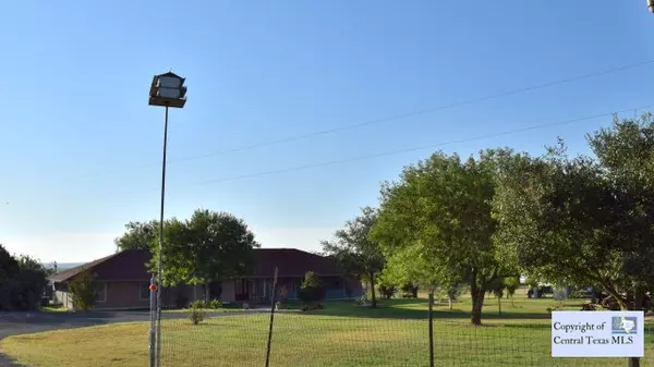 117 Ranch RD, Adkins, TX 78101