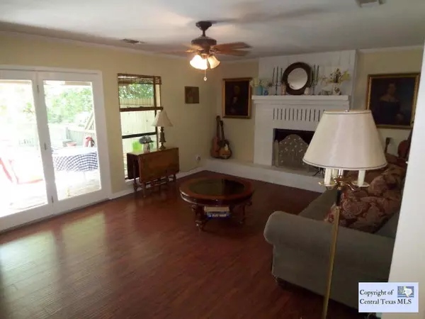 Luling, TX 78648,465 Oak Creek CIR #1