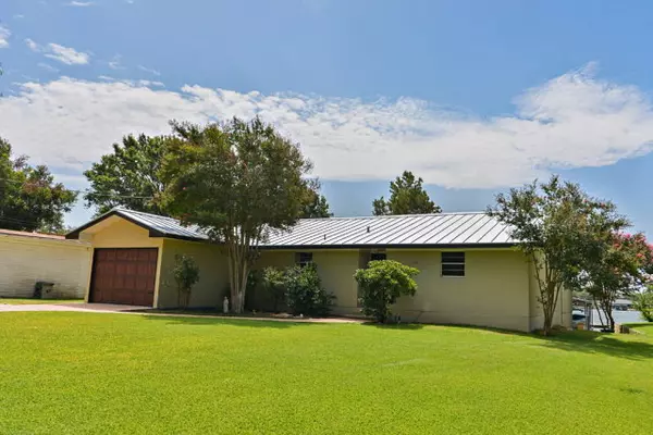 301 Chaparral, Highland Haven, TX 78654