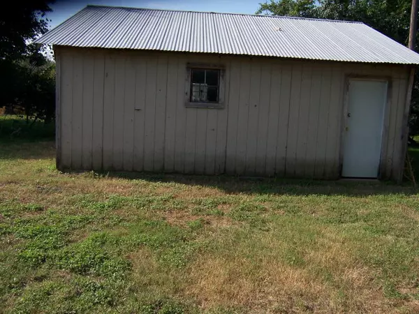 Luling, TX 78648,1400 E Fannin