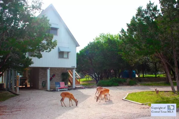 1568 Blueridge DR, Canyon Lake, TX 78133