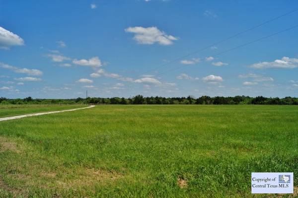 2285 County RD, Harwood, TX 78632