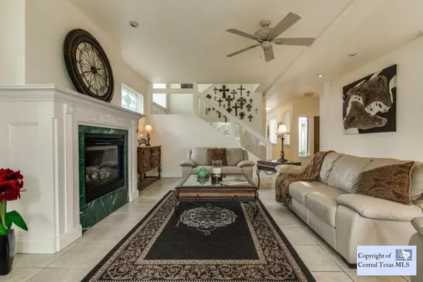 2070 Lakeland DR #B-4, Canyon Lake, TX 78133