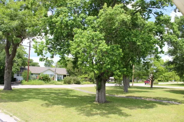 Lockhart, TX 78644,1208 Maple ST