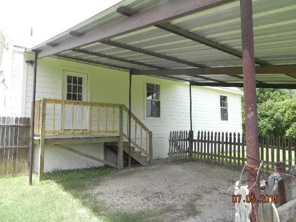 Martindale, TX 78655,295 Meadow LN