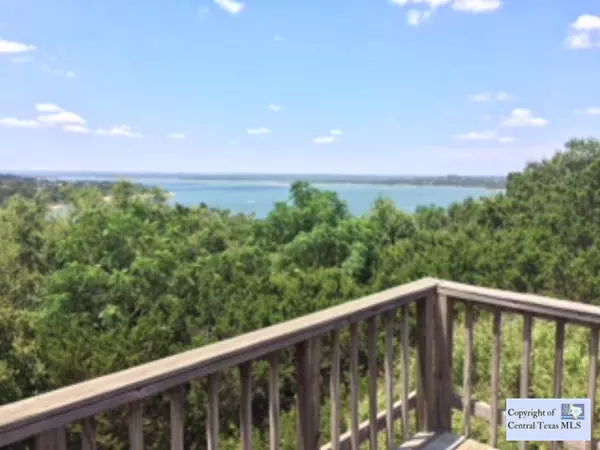 915 Hill Top DR, Canyon Lake, TX 78133