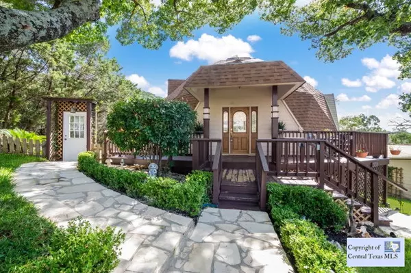 1055 N Laurie DR, Canyon Lake, TX 78133