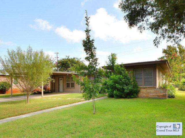 Luling, TX 78648,121 Hillcrest DR