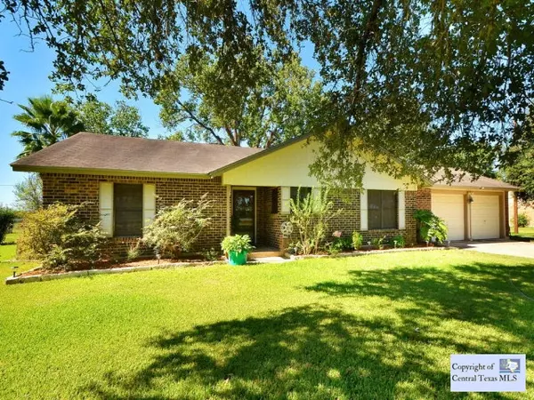 Luling, TX 78648,1060 Country Oaks DR