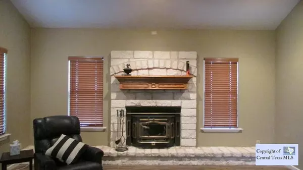 Smithville, TX 78957,163 Joe Cole LN