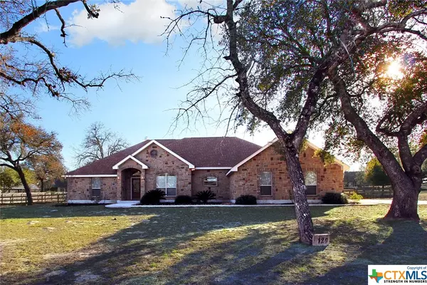 120 Copper Creek DR, La Vernia, TX 78121