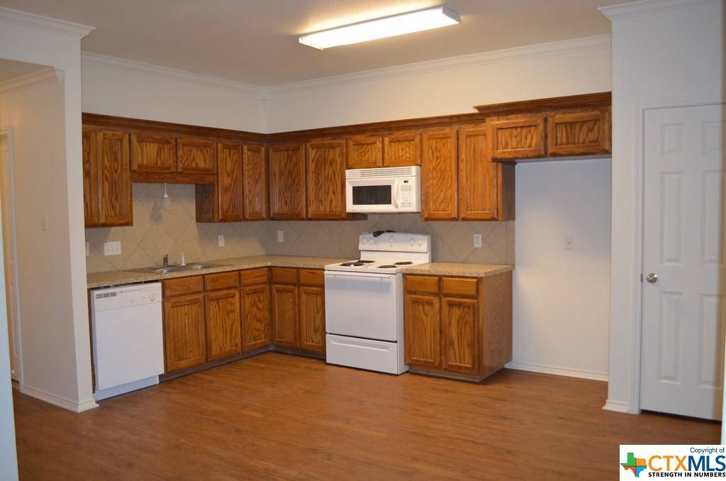 Harker Heights, TX 76548,903 Travis LN