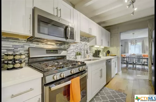 Austin, TX 78702,1504 Robert Weaver AVE