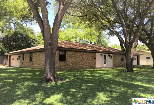 200 E 6th, Cameron, TX 76520