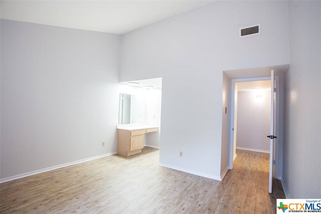 Austin, TX 78744,4910 Barkbridge TRL