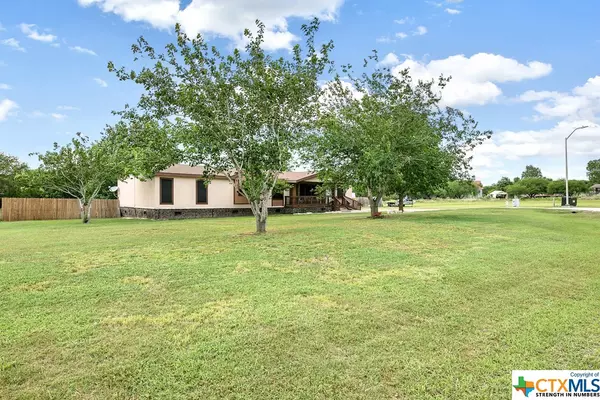 Marion, TX 78124,157 Davie LN