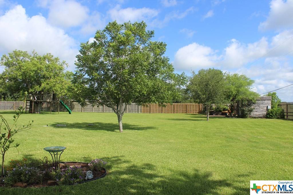 Port Lavaca, TX 77979,707 Hackberry BND
