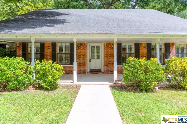 Mcqueeney, TX 78123,610 Woodlake DR