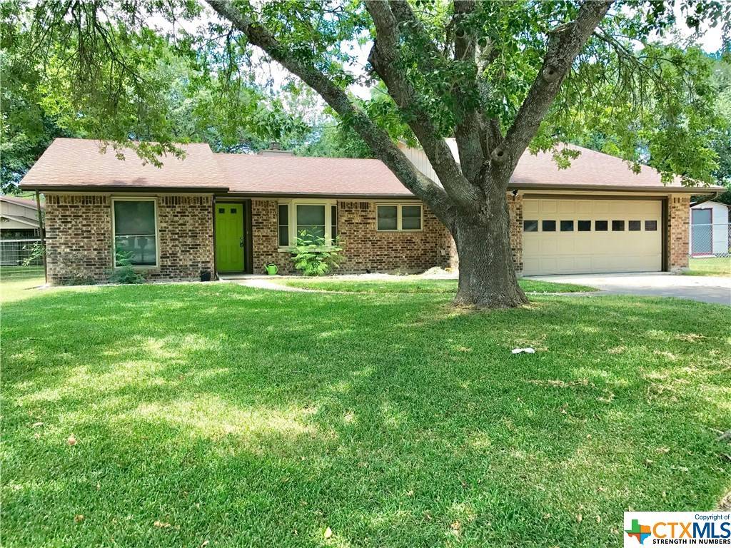 809 Ross CIR, Lockhart, TX 78644