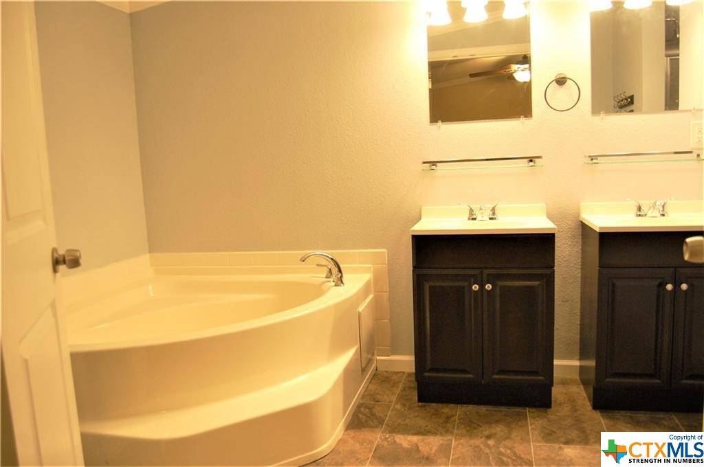 Lockhart, TX 78644,336 Alamo DR