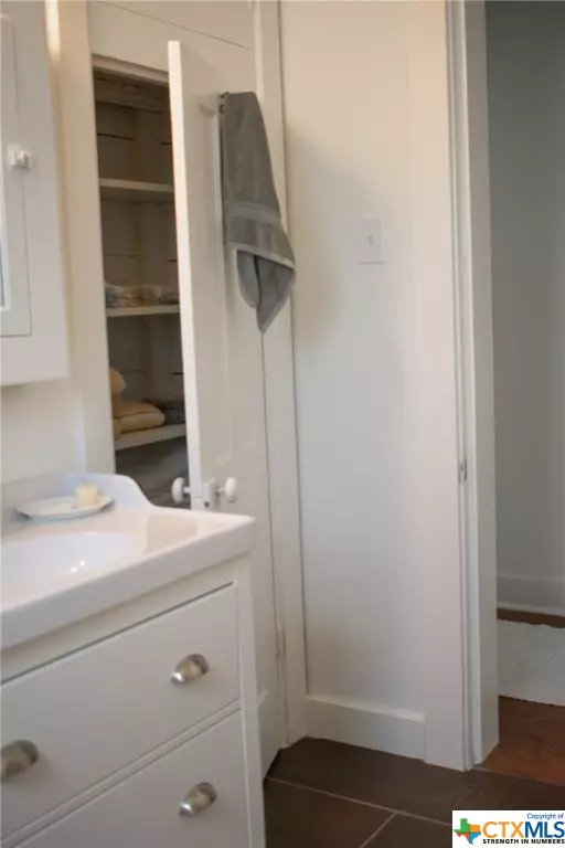 Sealy, TX 77474,402 4th ST