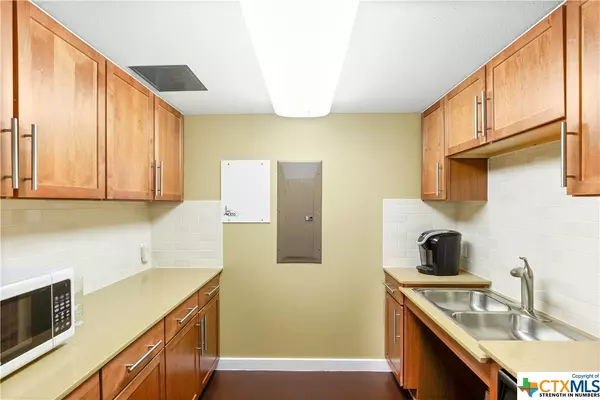 Austin, TX 78702,1601 E Cesar Chavez ST #105