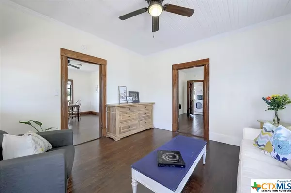 Bartlett, TX 76511,420 N Brazos LN