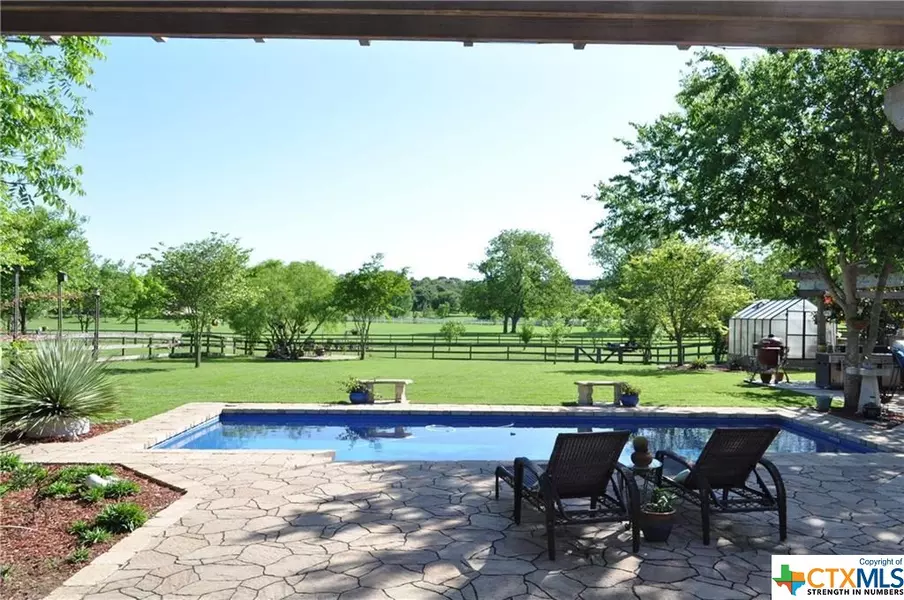 190 Brushy Creek TRL, Hutto, TX 78634