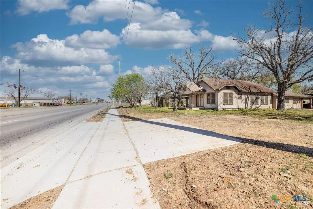 Gonzales, TX 78629,1602 Water ST