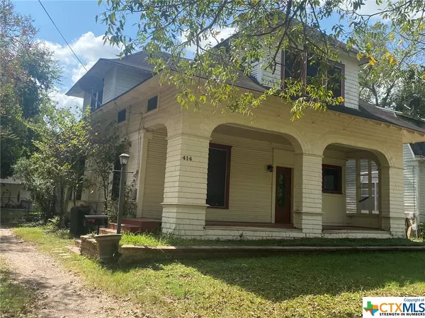 414 E Hugo ST,  Yoakum,  TX 77995