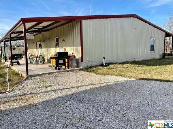Seguin, TX 78155,6938 Elm Creek RD
