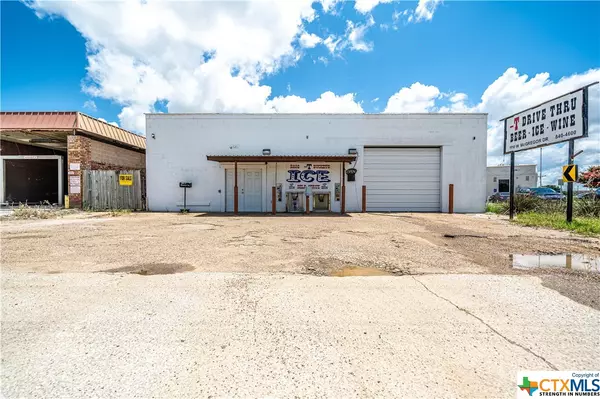 1110 W Mcgregor DR, Mcgregor, TX 76657